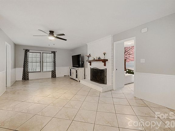 4th image of 7309 Leesburg Rd