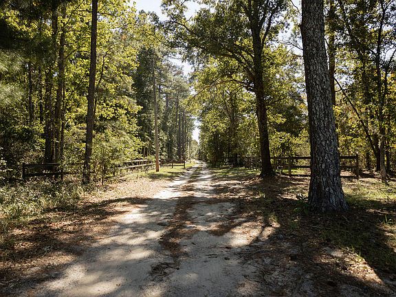 2nd image of 1298 Barracada Rd