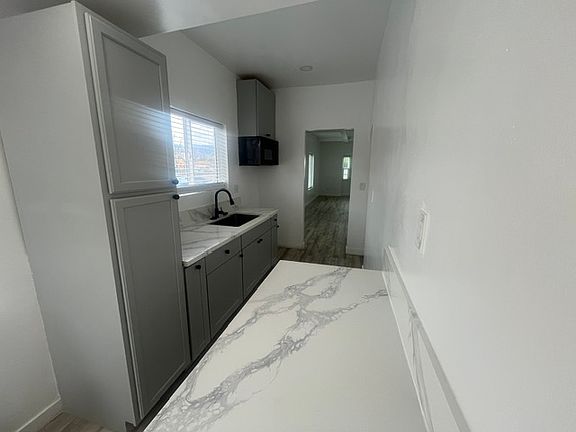 2nd image of 1322 N E St APT 1