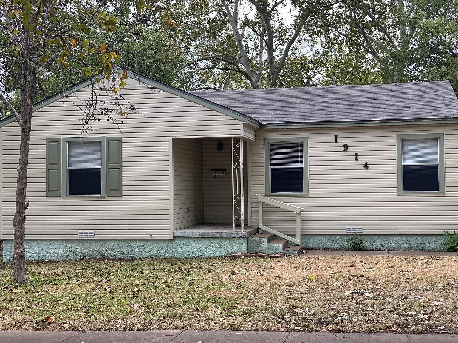 2 bed, 784 sqft, $1,150 — Photo 1