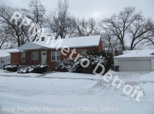 8527 Yale Ave, Oak Park, MI 48237
