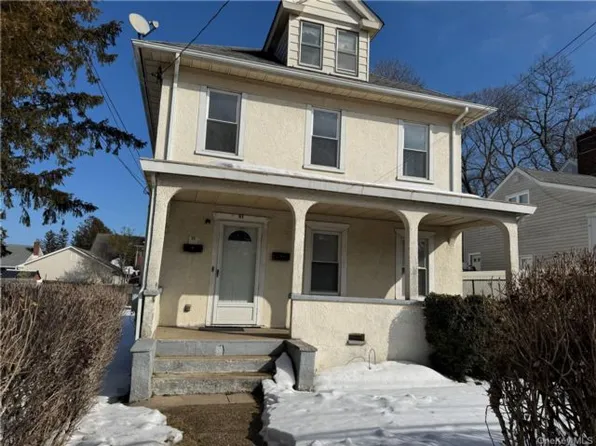 61 Nassau Ave APT 2, Glen Cove, NY 11542