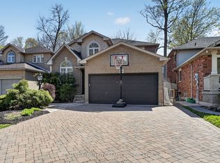 734 Brigadoon Dr, Hamilton, ON L9C 7S2