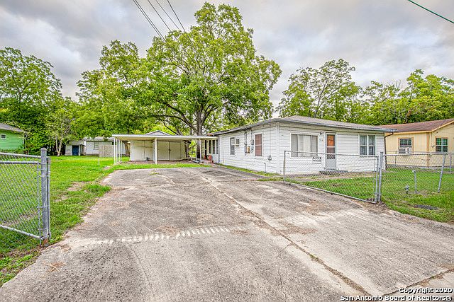 2nd image of 304 Saltillo St