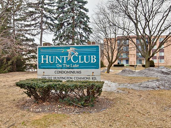 3rd image of 1101 S Hunt Club Dr APT 211