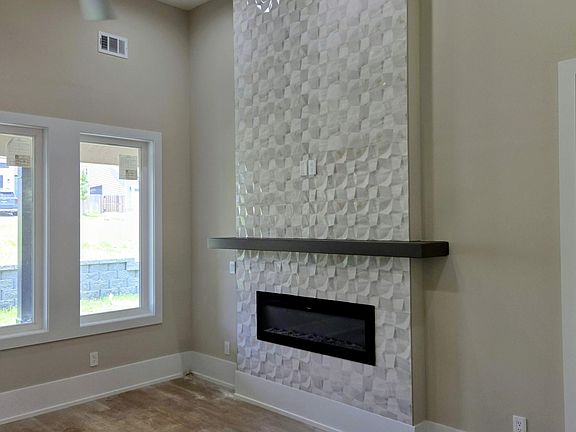 4th image of 735 Ronaldsay Rd