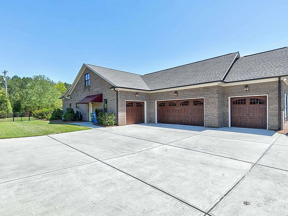 3rd image of 3417 Bentwinds Bluffs Ln