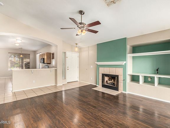 3rd image of 139 W Oxford Ln
