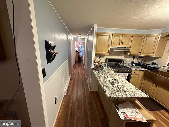5th image of 2704 Elizabeth Dr
