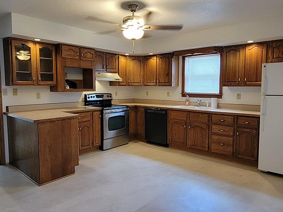 Spacious Kitchen!