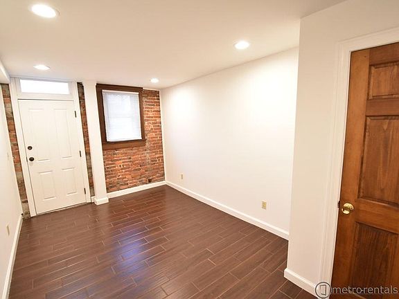 4th image of 35 E Russell St #35