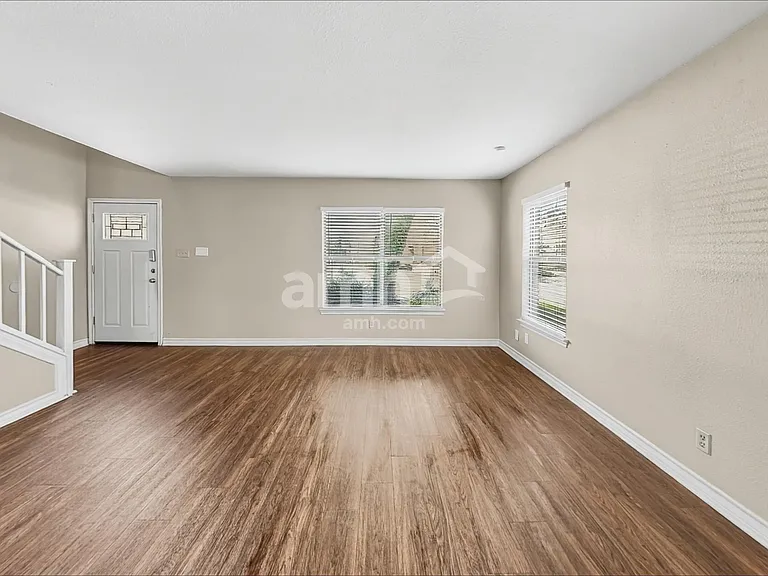 8010 Manderly Pl — Photo 7