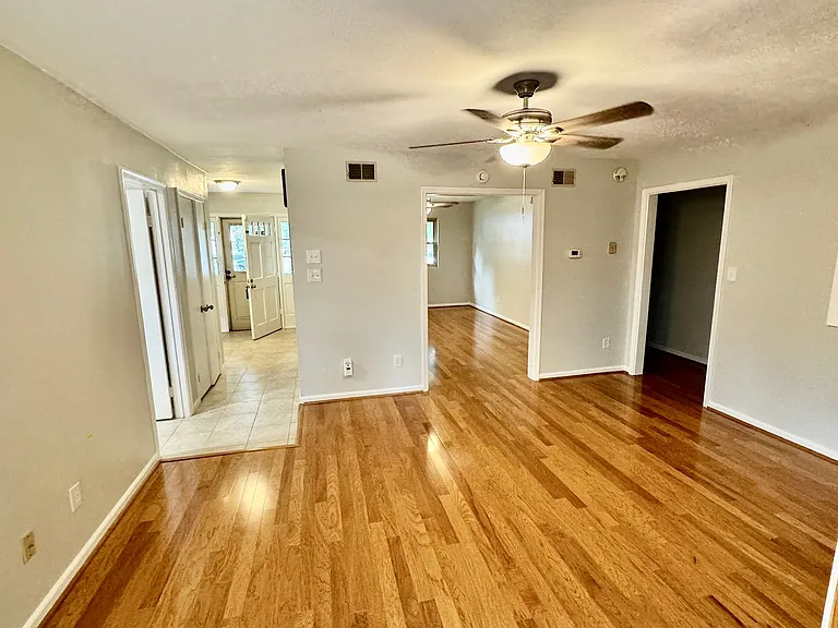 4345 Temple Ct — Photo 2