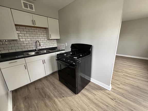3rd image of 2174 Sullivant Ave #10603367