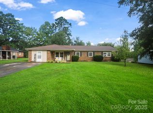 119 Oak Hill Dr, Forest City, NC 28043