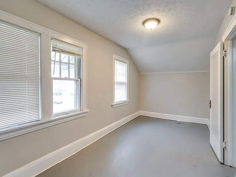 614 Madison Ave — Photo 11