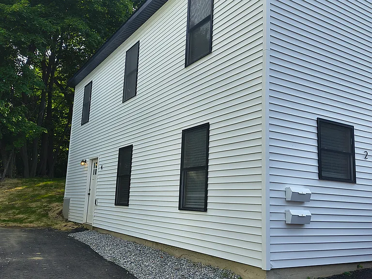 4 Highland Ave — Photo 1