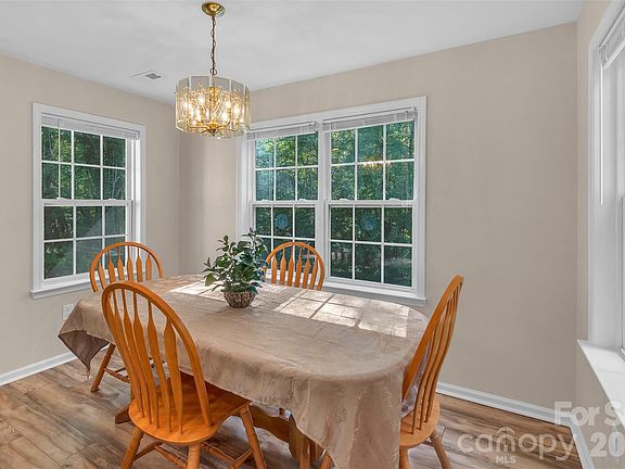 4th image of 8814 Oldenburg Dr