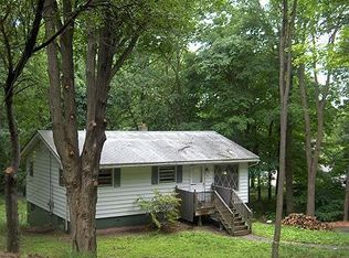 1011 Scenic Dr, Oak Ridge, NJ 07438