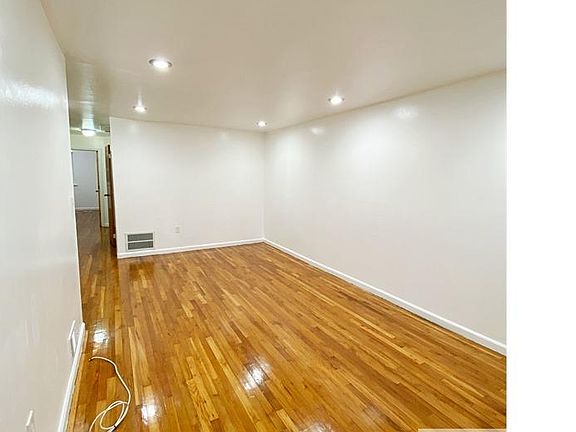5th image of 455 Torry Ave Floor 3