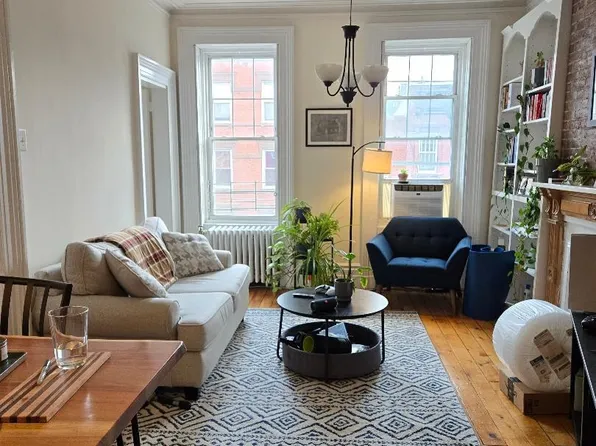 908 Willow Avenue image 1 of 8