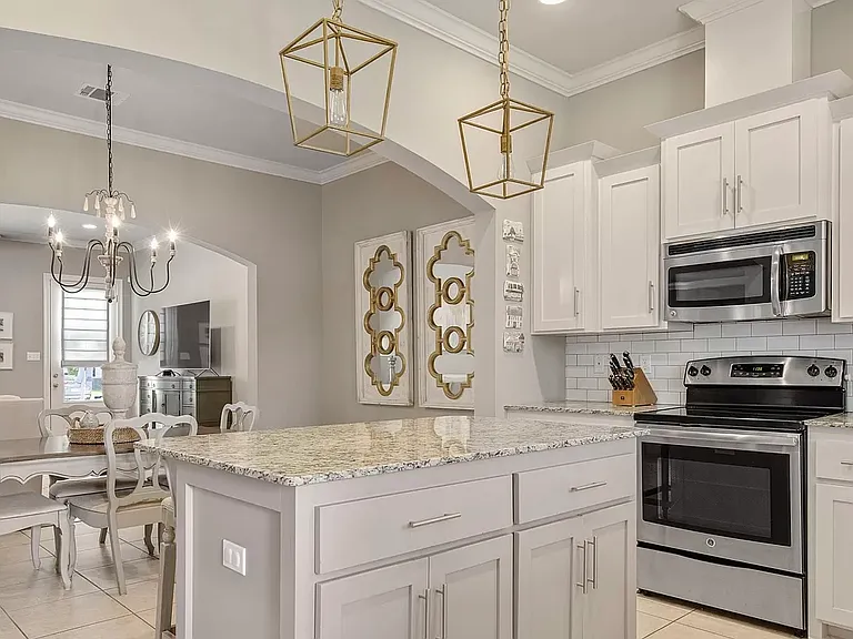 205 Oak Path Dr — Photo 10