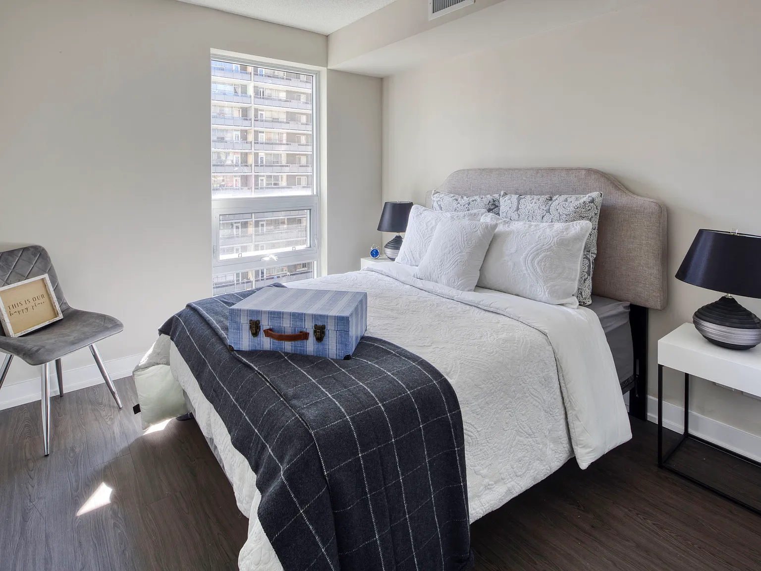 561 Sherbourne — Photo 3