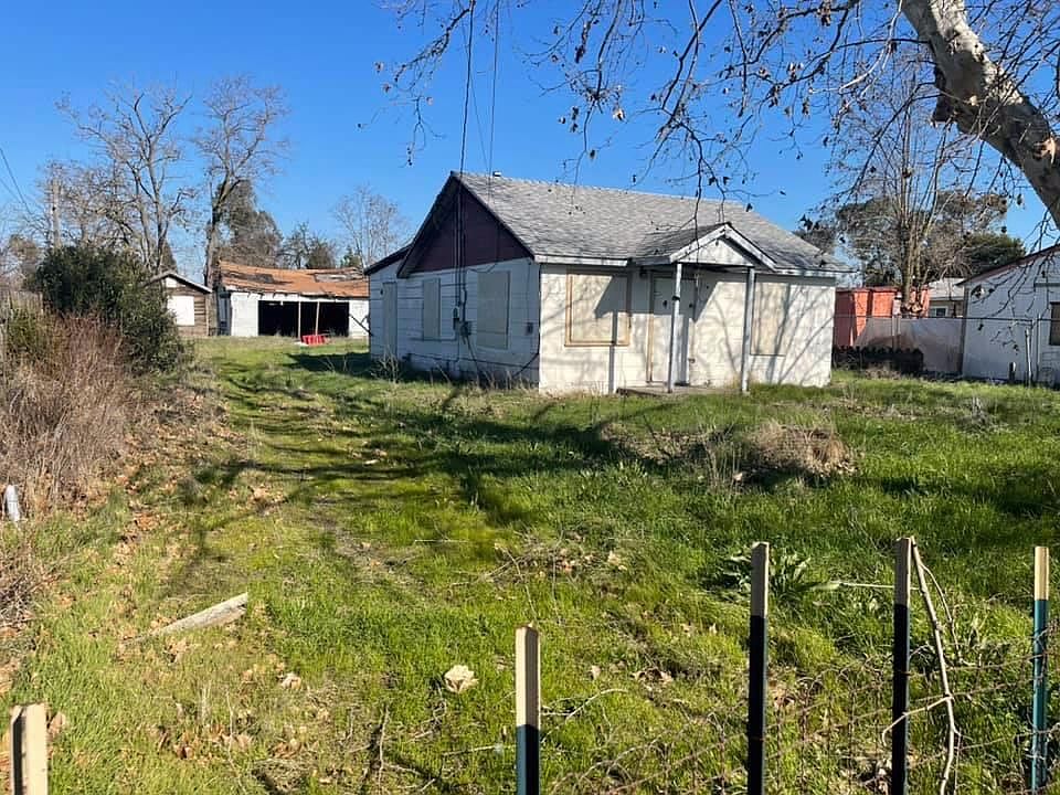 1st image of 7709 Victory Ave