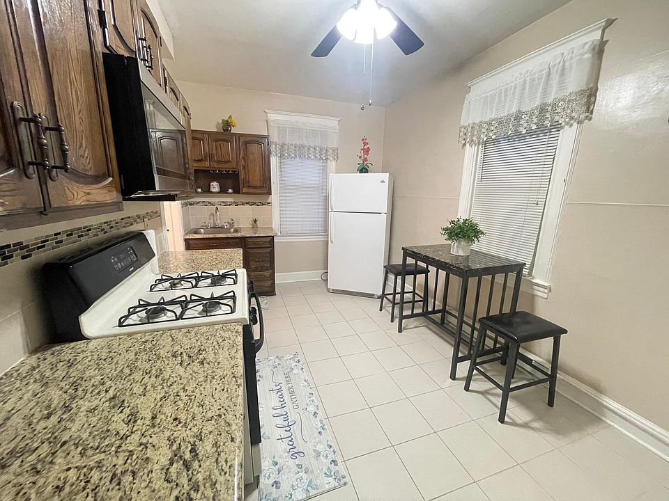 1st image of 216 Wessington Ave #2