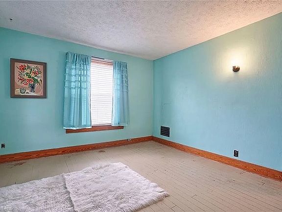 4th image of 703 Carlisle Ave #703