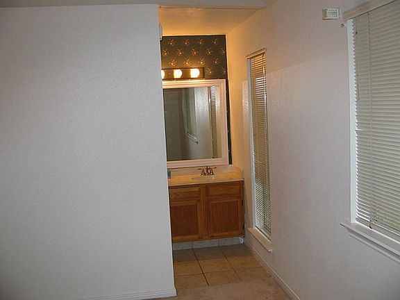 2nd image of 2829 22nd Ave N