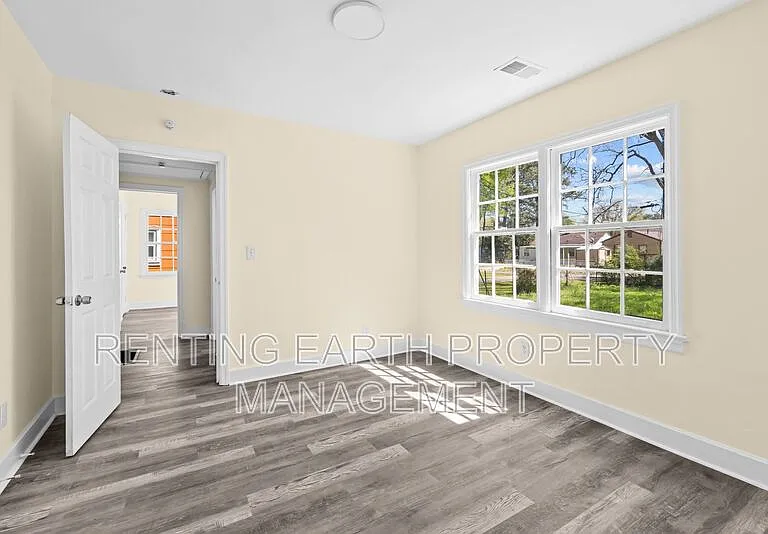 2617 Avenue K — Photo 7