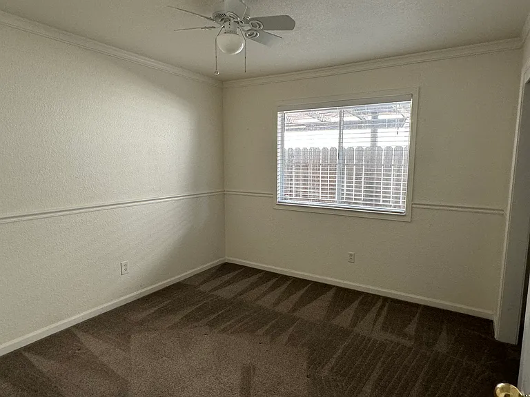 1740 Reyes Ln — Photo 6