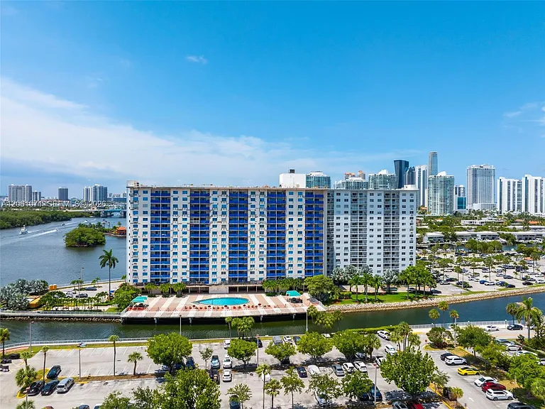 400 Kings Point Dr #1628 — Photo 39