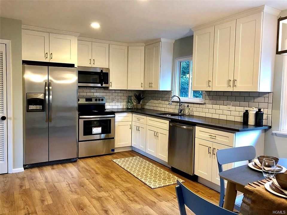 1st image of 11 Adele Ct