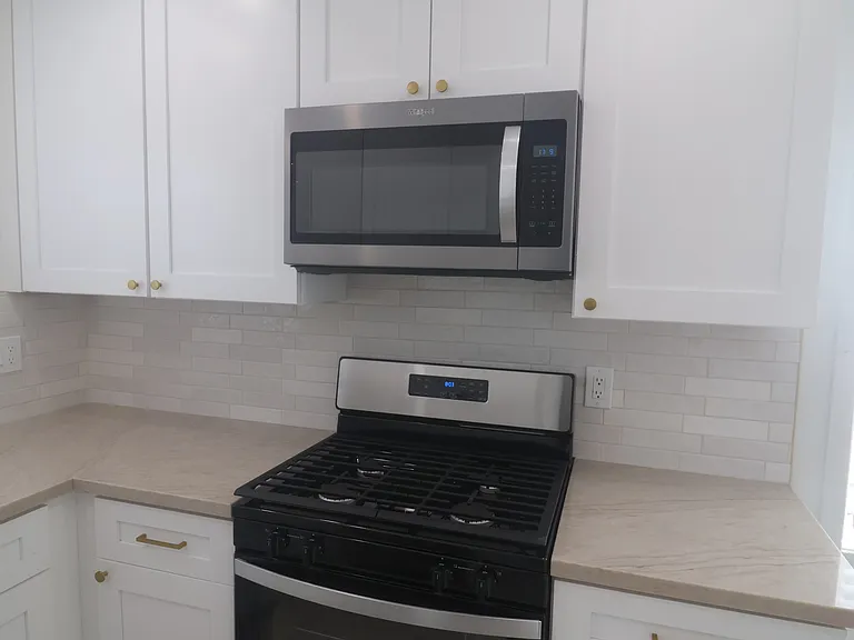 11610 Oxnard St #1 — Photo 6