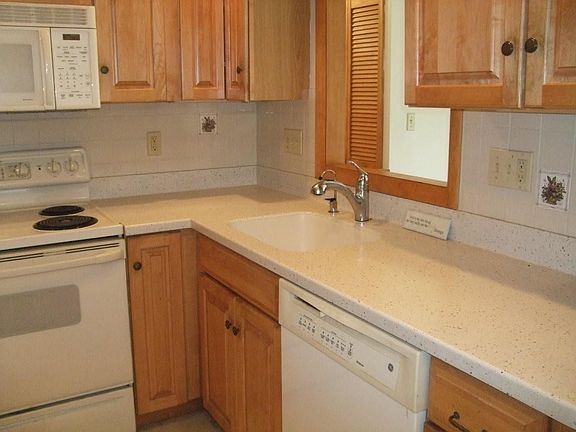 2nd image of 599 Old West Central St APT D8