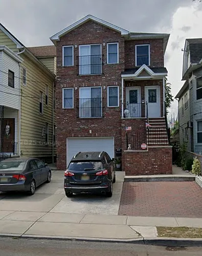 586 Monroe Ave Photo 1