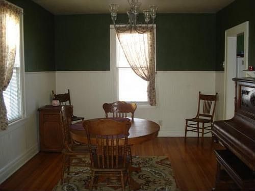 4th image of 1575 N Algona St