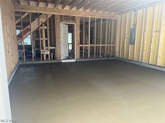 2nd image of 3495 Alder Ave