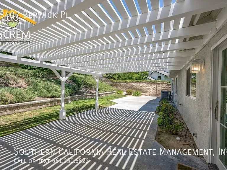 23407 Berwick Pl — Photo 32