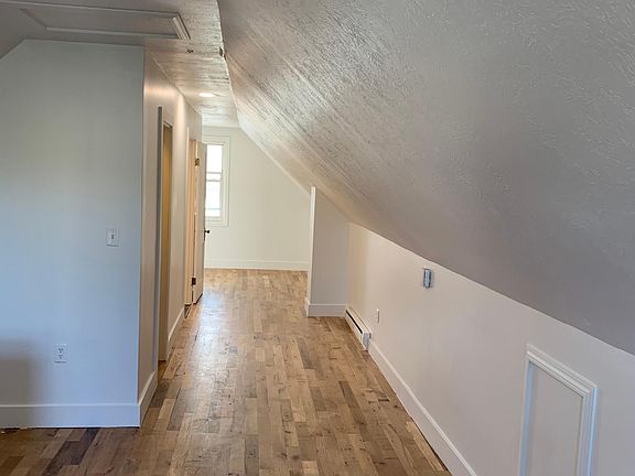 5th image of 10628 Lee Ave #1