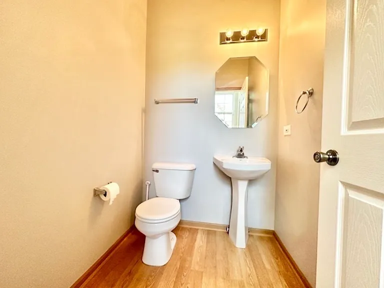 730 Dillon Ct — Photo 16