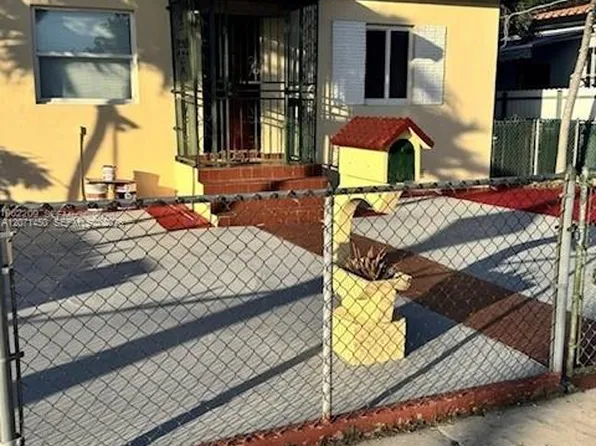 3445 NW 2nd St, Miami, FL 33125