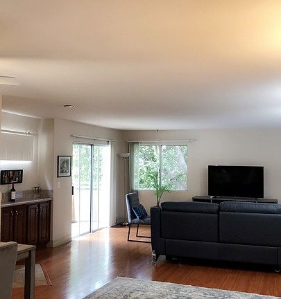 5th image of 1200 S Shenandoah St APT 101