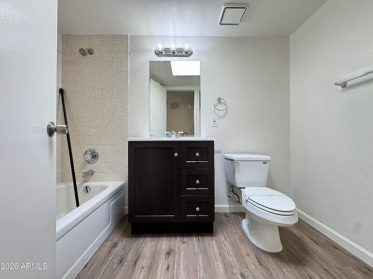 2506 E 5th Pl — Photo 7