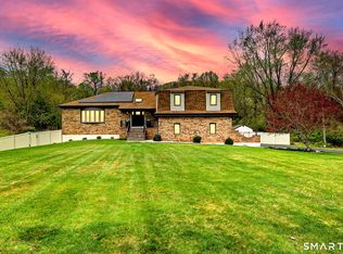 2262 Ridge Road, North Haven, CT 06473