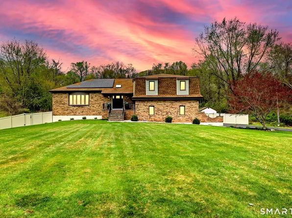 2262 Ridge Road, North Haven, CT 06473