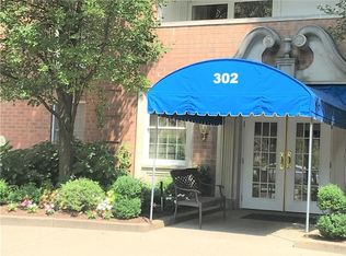 302 Fox Chapel Rd APT 216, Pittsburgh, PA 15238