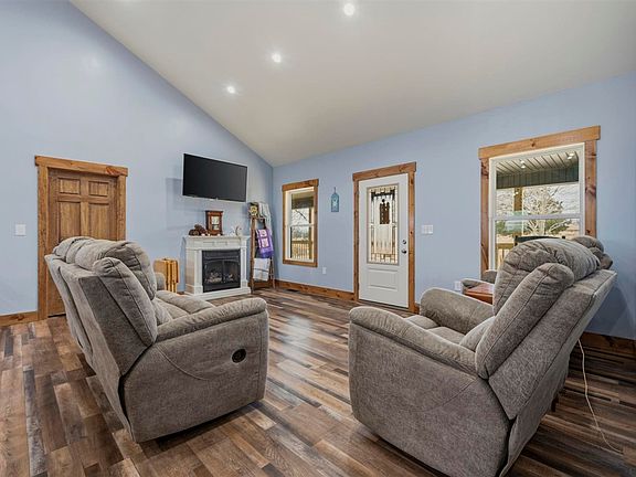 3rd image of 1775 Dimple Rd